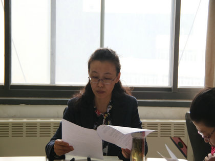 公司党总支书记李宏宇主持会议.jpg