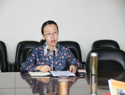 公司中心组组长、党总支书记李宏宇主持学习会.JPG
